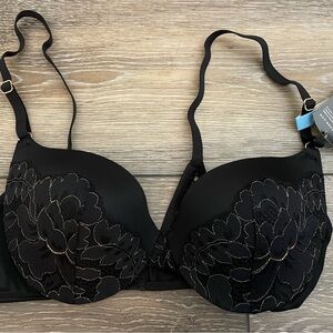 Maidenform Black Floral Lace Push-Up Bra